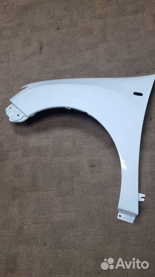 Крыло переднее левое Logan 2