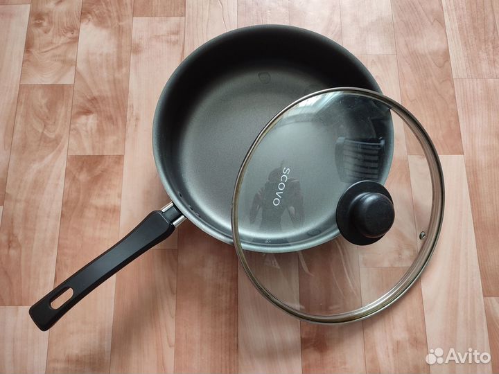 Мясорубки, кастрюли, миски, бидоны, сковорода