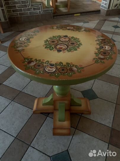 Стол деревянный