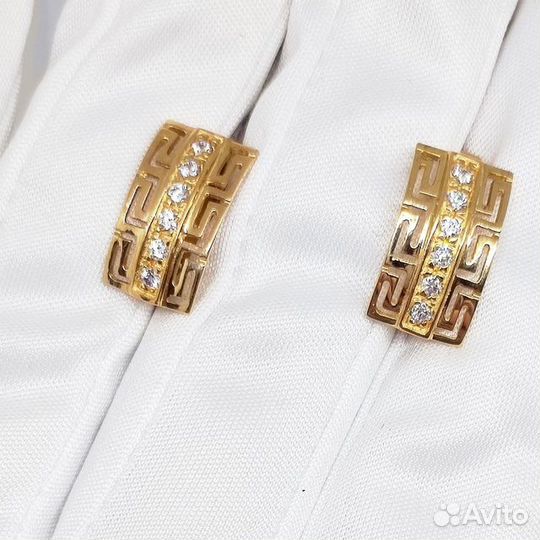 Золотые серьги с камнем