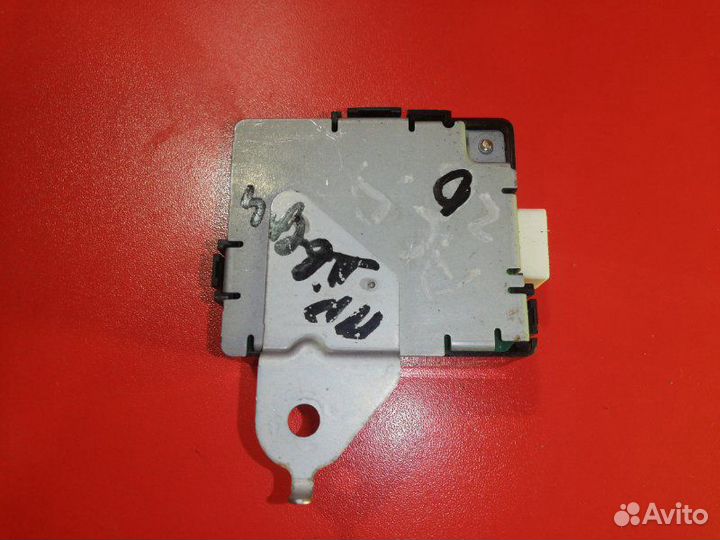 Блок управления центральным замком Toyota Rav4