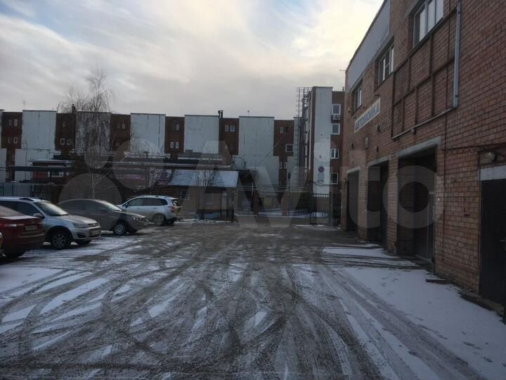 Здание, 973 м²