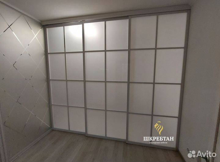 Перегородки с рифленным стеклом (с матовым)