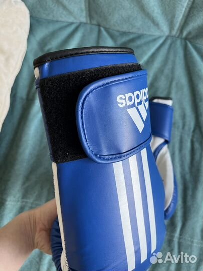 Боксерские перчатки adidas