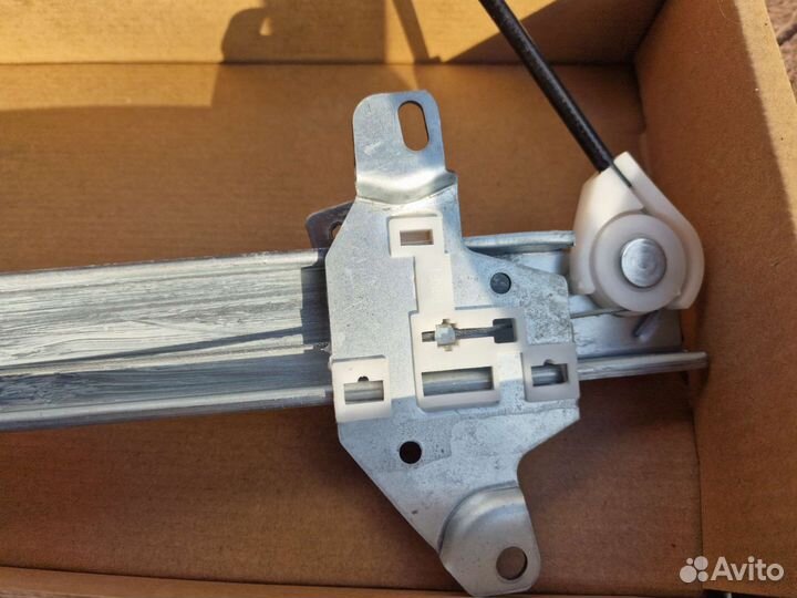 Стеклоподъемник mitsubishi outlander