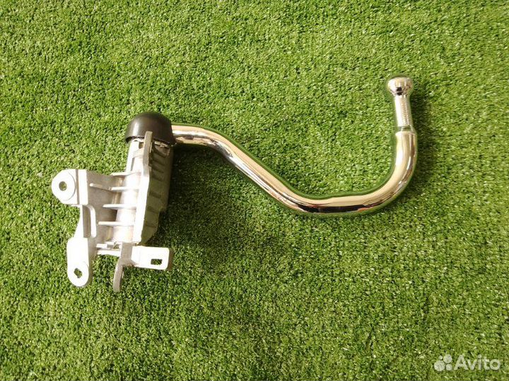 Кронштейн зеркала правый Toyota Dyna XZU302 2002