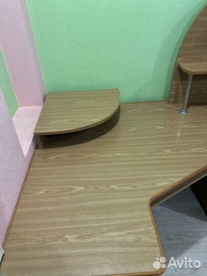 Компьютерный стол угловой