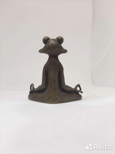 Бронзовая статуэтка