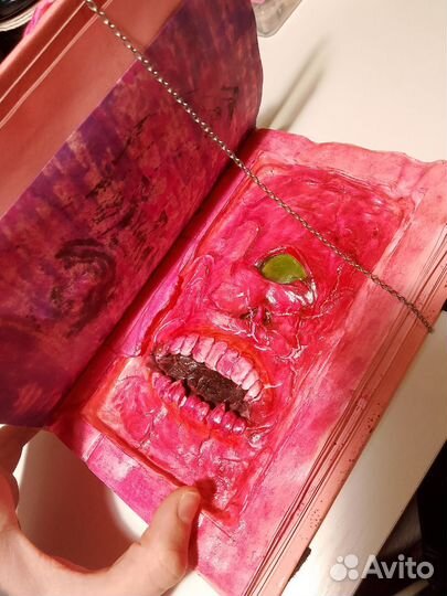 Жуткая книга для дкора