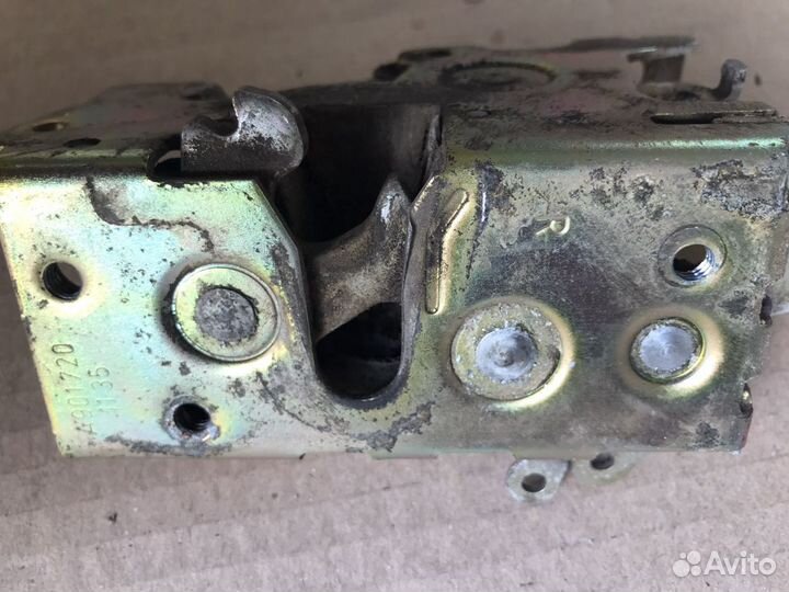 Замок передней правой двери Фольксваген LT(704)