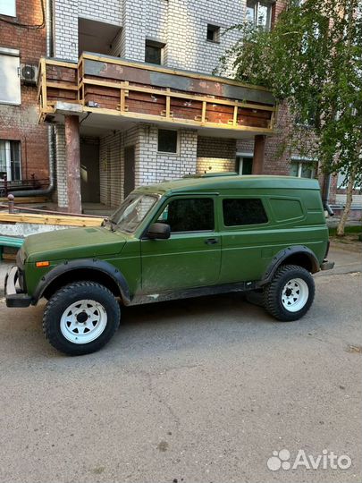 LADA 4x4 (Нива) 1.7 МТ, 2002, 9 000 км