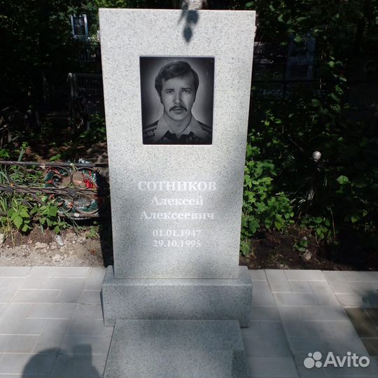 Памятники из Серого гранита