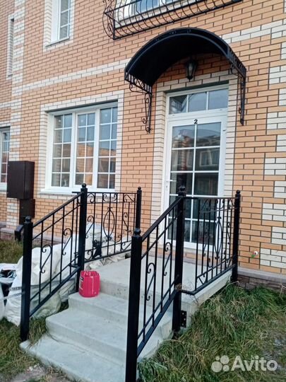 Перила и козырек для крыльца