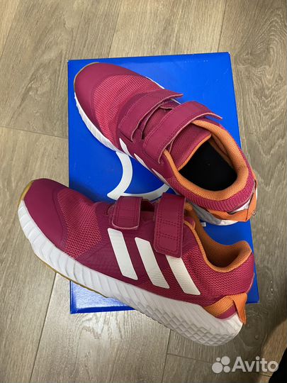 Кроссовки adidas 36 для девочки