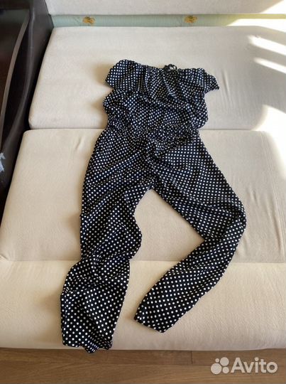 Комбинезон с открытыми плечами