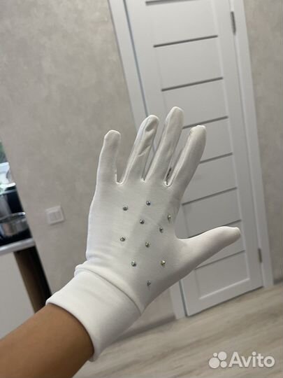 Перчатки для фигурного катания