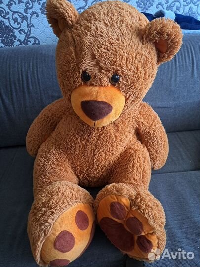 Большой плюшевый мишка