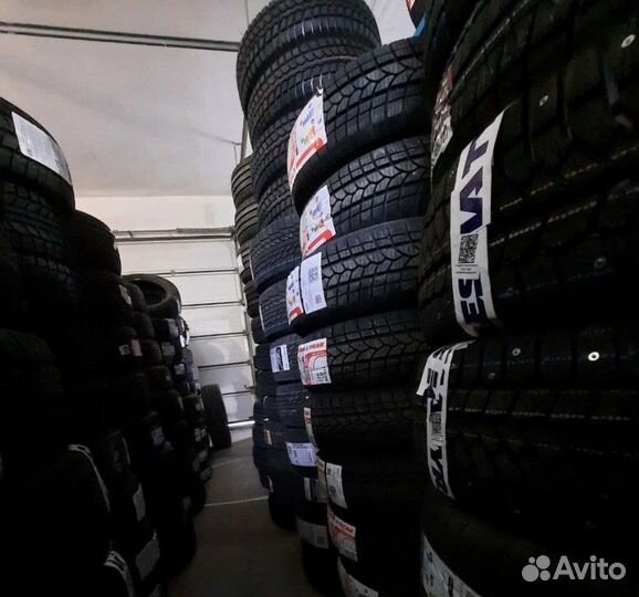 Pirelli Scorpion Winter 2 315/35 R22 111V