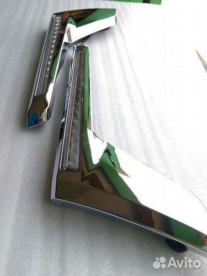 Land Cruiser 200 2016+ Бегающий поворотник A1FB6