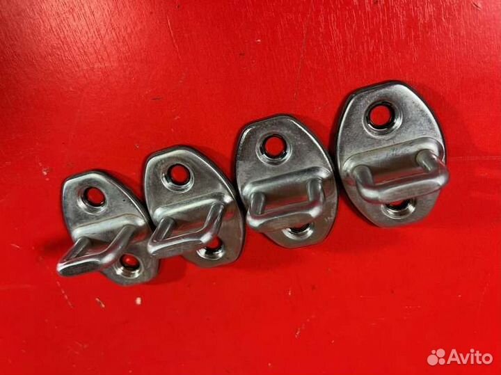 Ответная часть замка двери Skoda Fabia 2 1.4 CGG