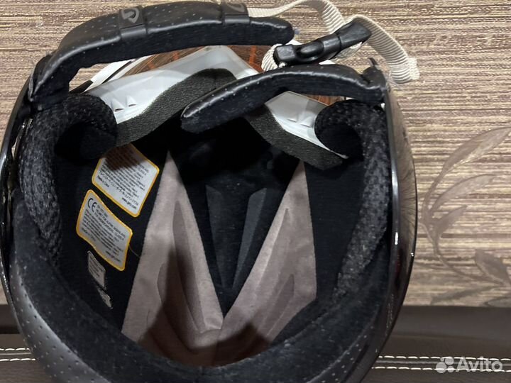 Горнолыжный шлем