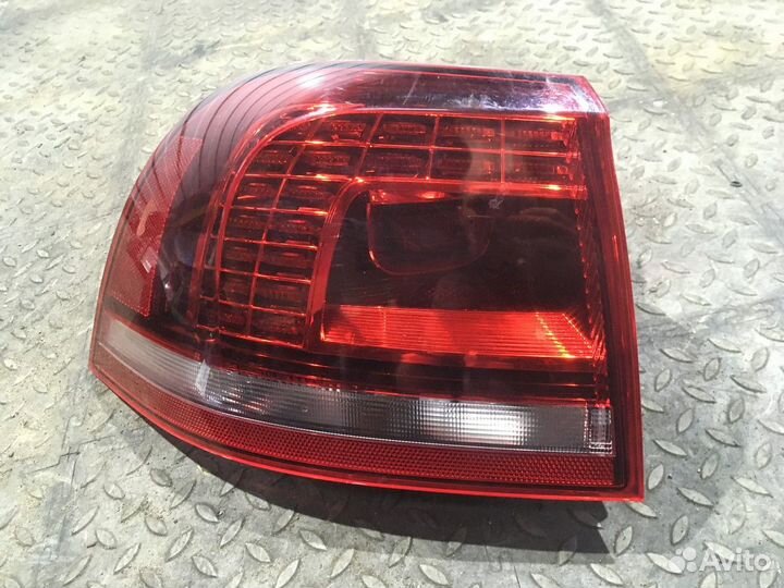 Фонарь задний левый наружный (Volkswagen Touareg)