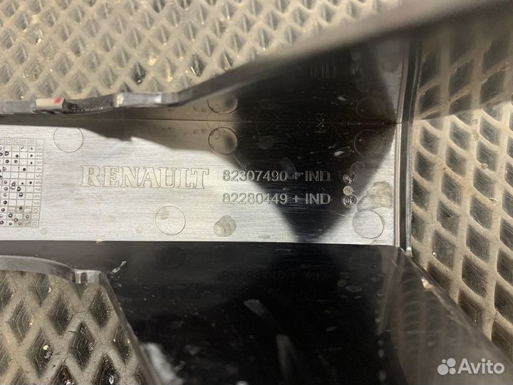 Молдинг верхней консоли левый Renault T