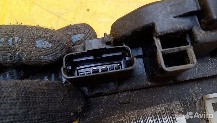 Замок двери задней левой Santa Fe (CM)