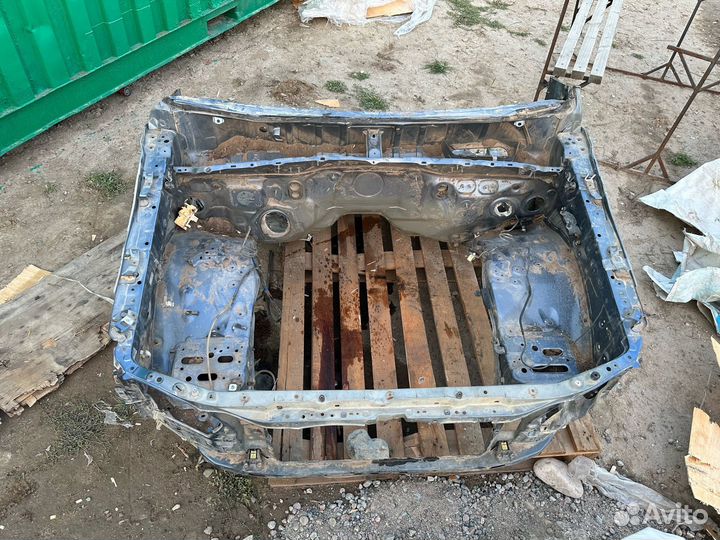 Передняя часть кузова Toyota Prado 150