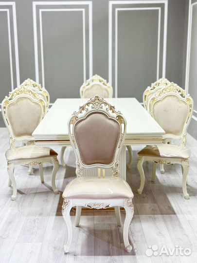 Стул / В наличии стулья