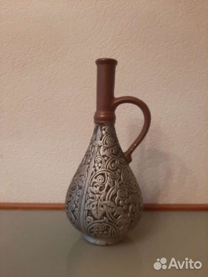 Глиняный кувшин