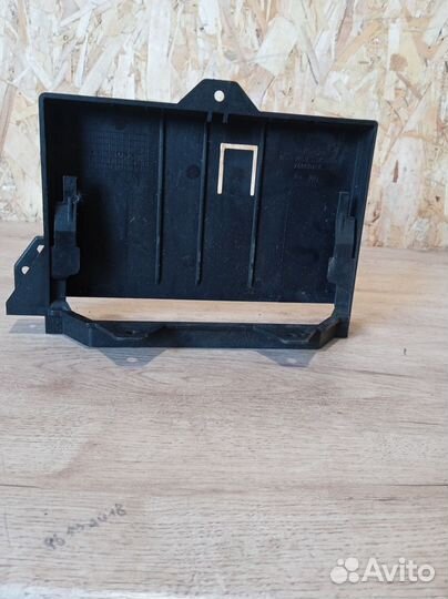 Крепление блока управления Opel Corsa D