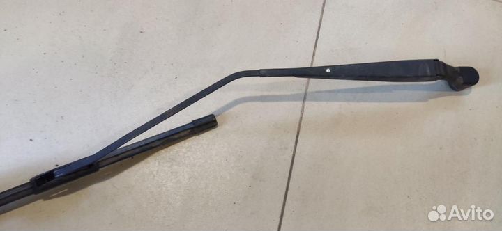 Поводок стеклоочистителя левый Mitsubishi Lancer 7