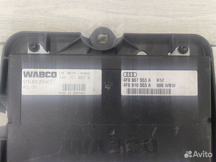 Блок управления пневмо подвеской Ауди А6 С6