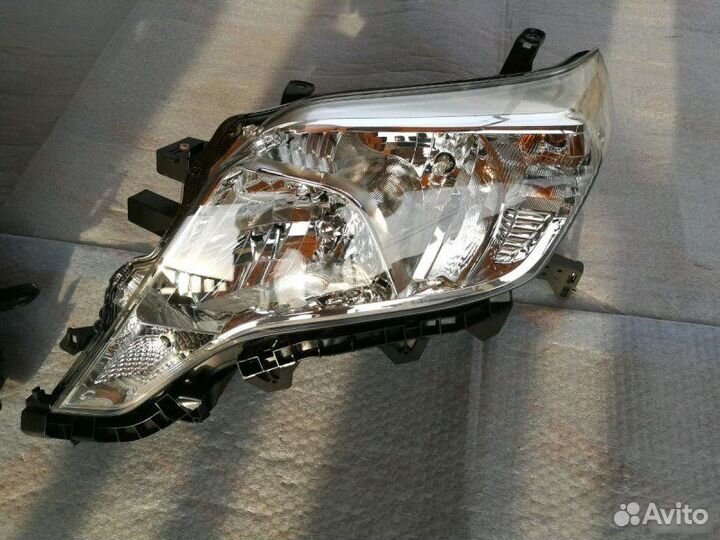 Фара Toyota Land Cruiser Prado 150