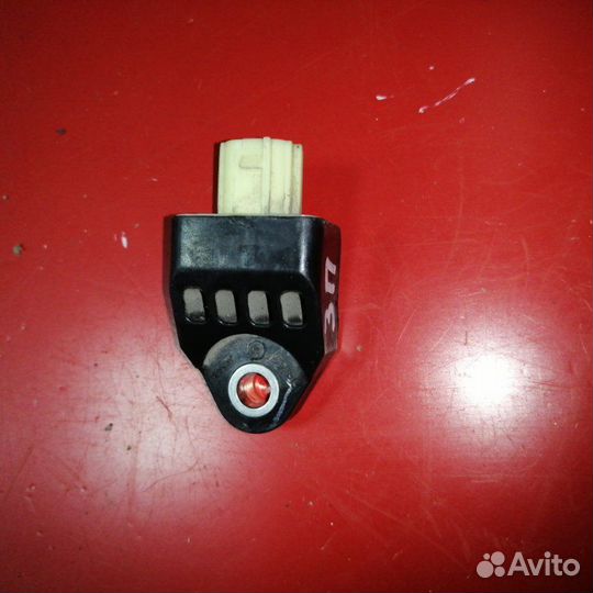 Датчик подушек безопасности задний Toyota Camry