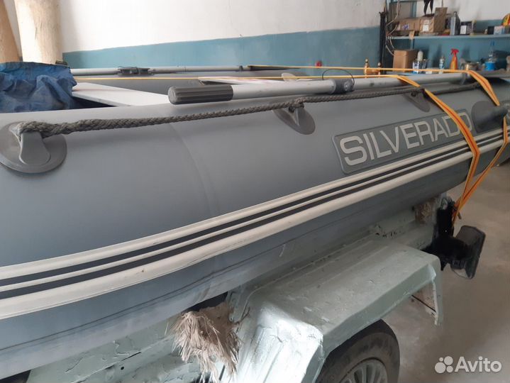 Лодка Silverado 33S