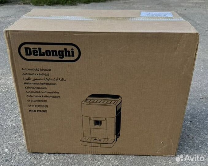 Кофемашина DeLonghi ecam 22.110.B Новая