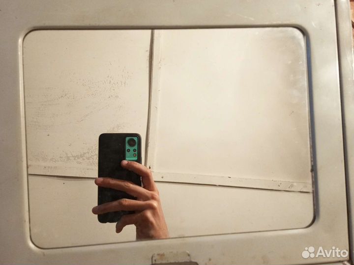 Шкафчик с зеркалом металл