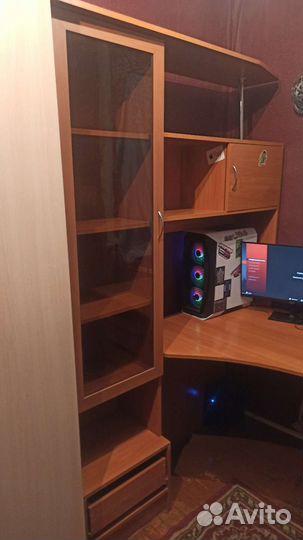 Компьютерный стол