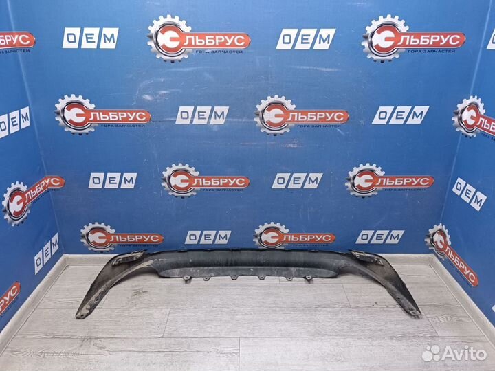 Накладка бампера Toyota Camry 8 хв70 2017-2024