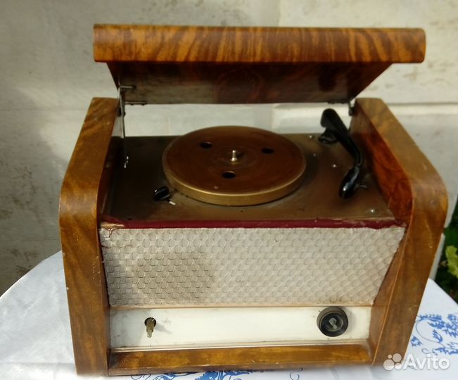 Ламповая радиола Рекорд-61