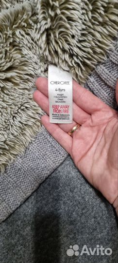 Очень теплая кофта на замке 4-5 лет