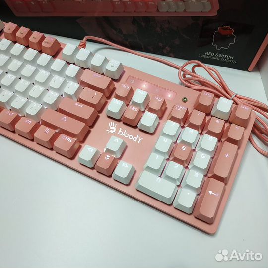 Игровая механическая клавиатура Bloody B800 Pink