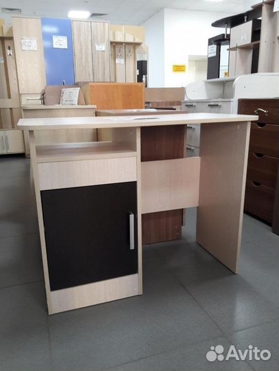 Стол компьютерный