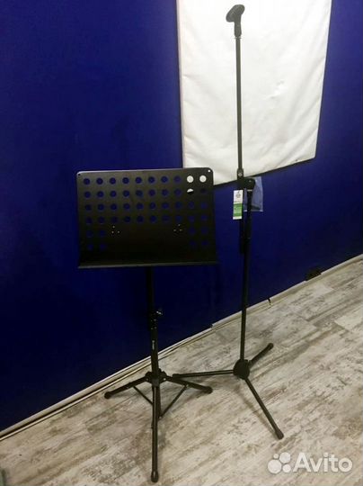Микрофонные стойки K&M, пюпитры, клавишные стойки