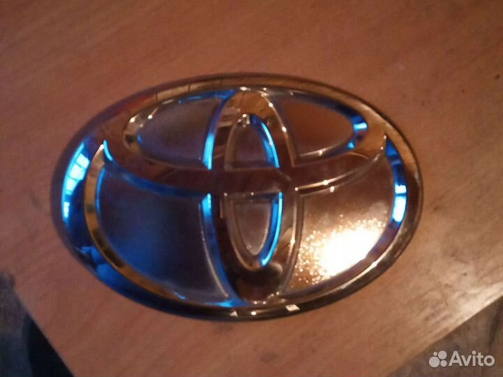 Эмблема задняя Toyota Prado 150 рестайлинг