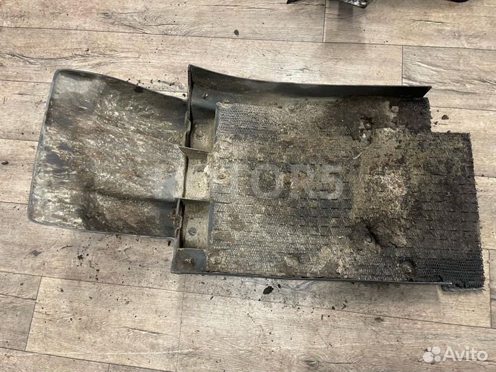 Подкрылок передний левый Volvo FH 3 2015 84160725