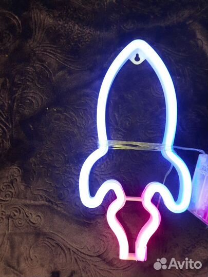 Неоновая вывеска готовая