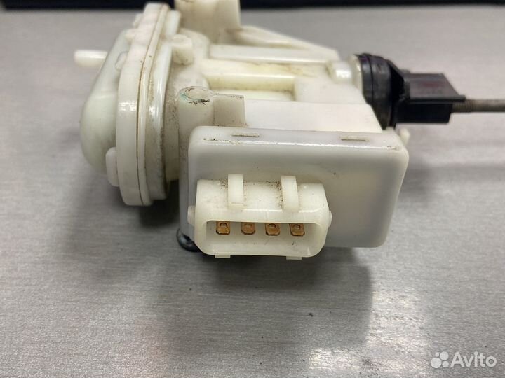 Активатор замка двери Volkswagen Passat 357862153c